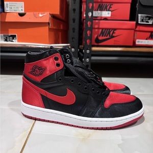Women’s Nike Air Jordan 1 Retro High OG Satin Bred 2023 Size 7.5